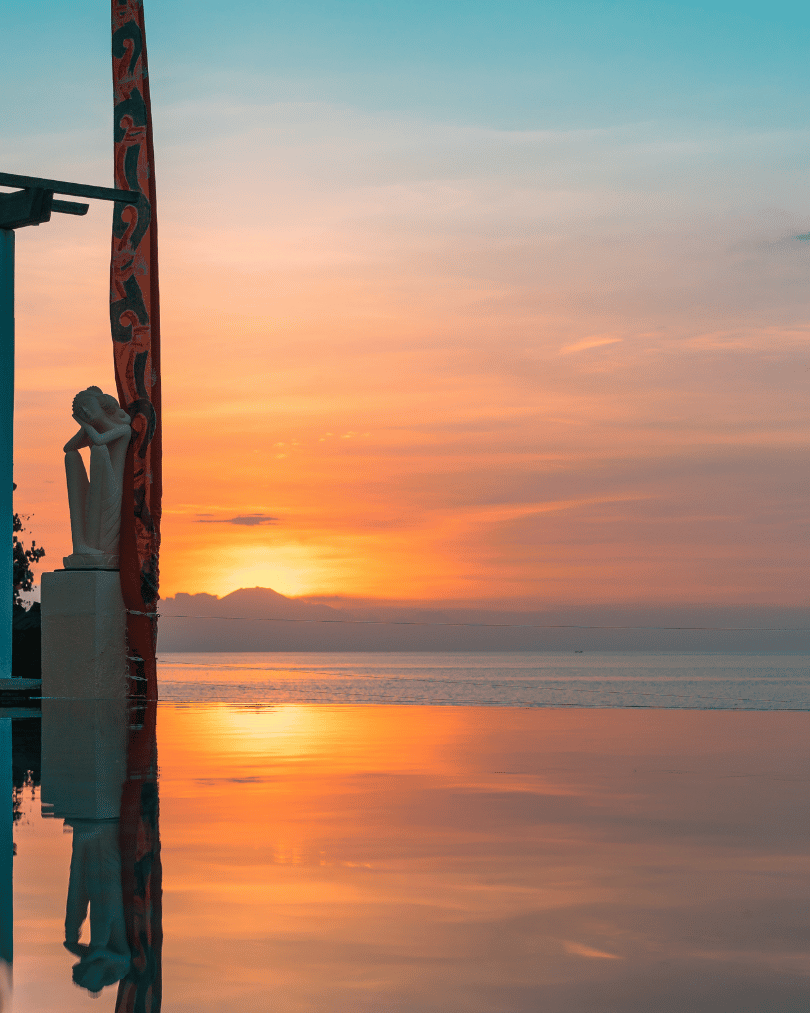 Bali medence és tenger, naplemente, nyugalom